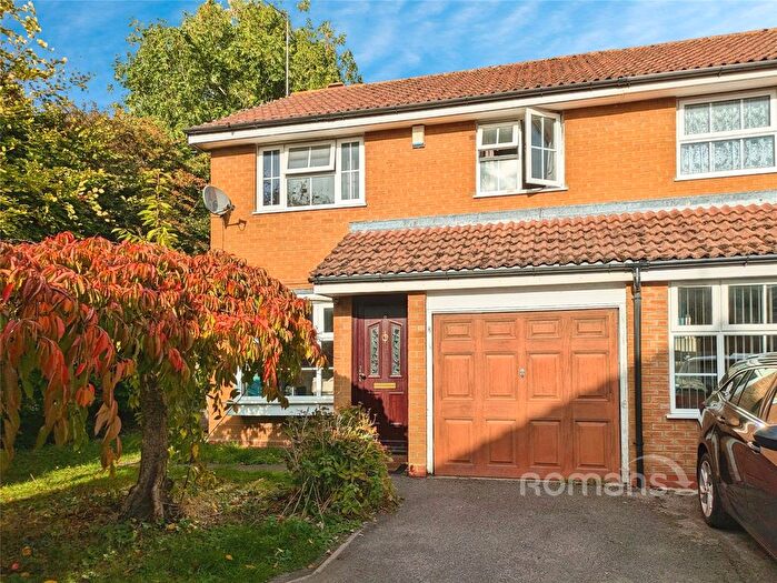 3 Bedroom Semi Detached House For Sale In Burwell Close, Lower Earley, Reading, RG6