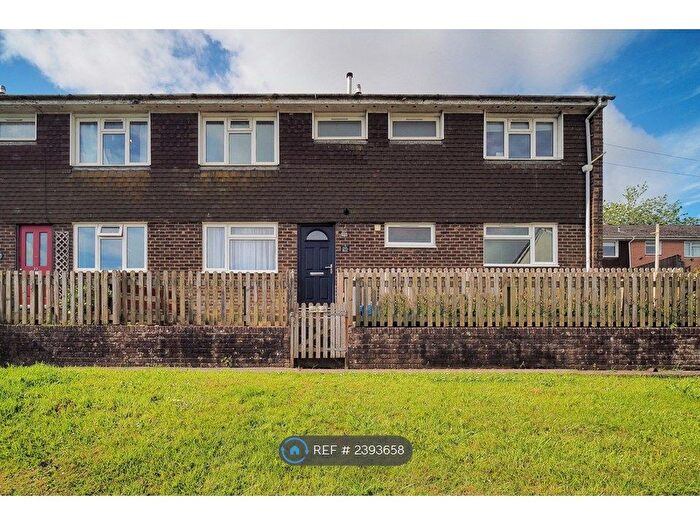 2 Bedroom Flat To Rent In Hill Ground, Frome, BA11