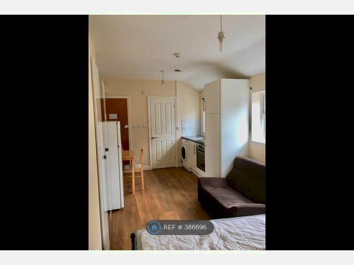 Studio To Rent In Trundleys Road, London, SE8