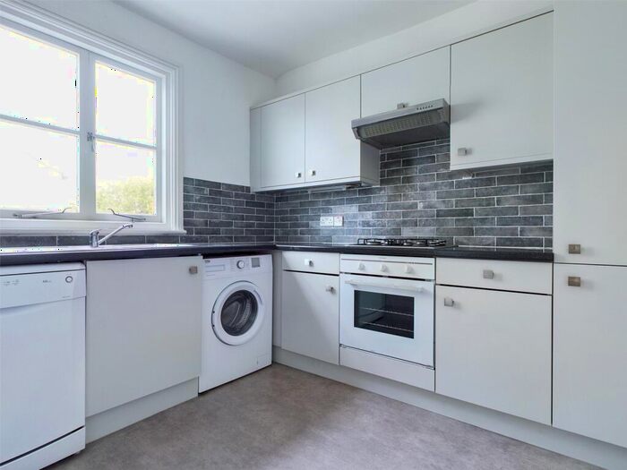 3 Bedroom Apartment To Rent In Albany Villas, Flat, BN3