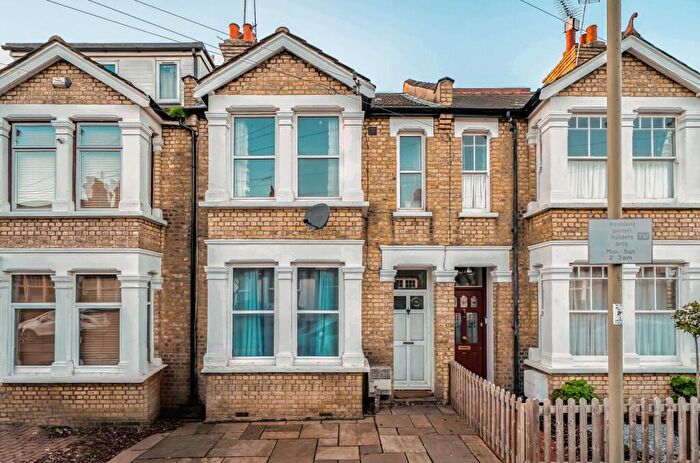 2 Bedroom Flat To Rent In Naylor Road, Whetstone, N20