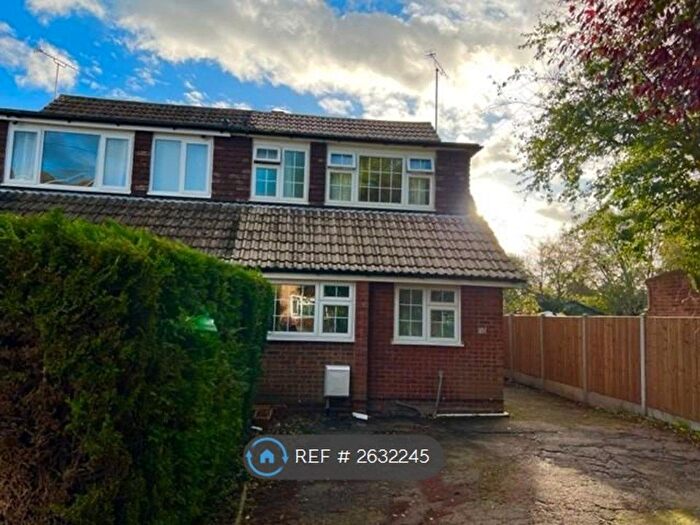 4 Bedroom Semi-detached House To Rent In Woodland Avenue, Brentwood, Hutton, CM13