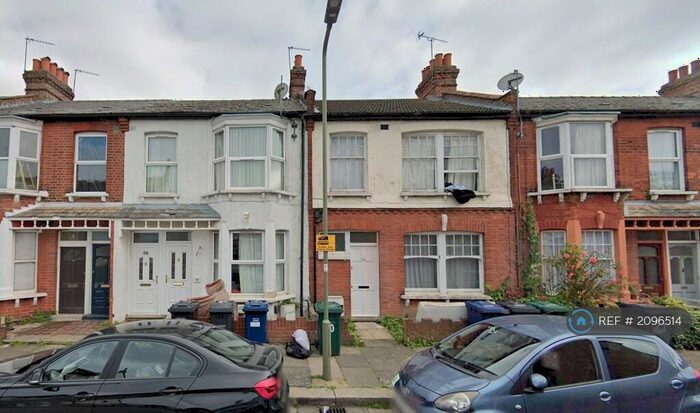 4 Bedroom Terraced House To Rent In Grange Avenue, London, N12