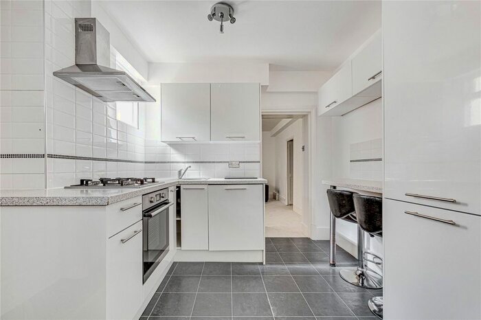 1 Bedroom Flat To Rent In Burlington Court, Spencer Road, London, W4