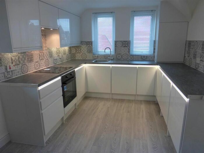 2 Bedroom Flat To Rent In Westbourne Road, West Kirby, Wirral CH48