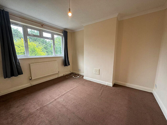 2 Bedroom Maisonette To Rent In Brunswick Gardens, Ilford, London, IG6