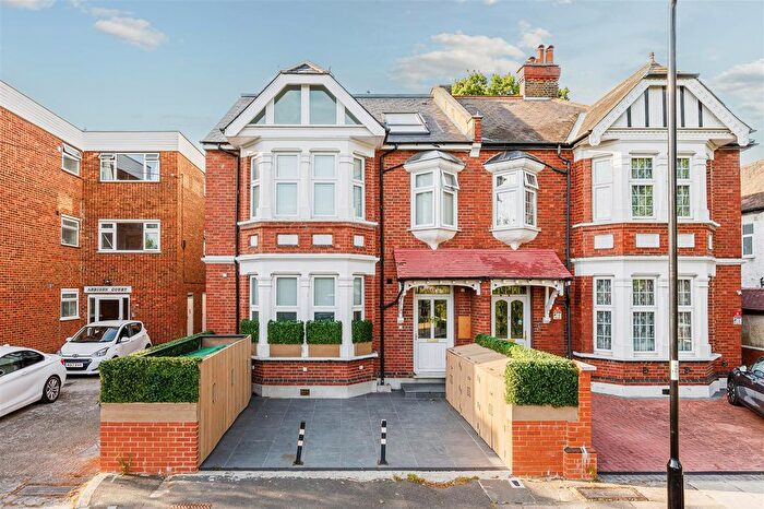 Studio To Rent In Oakley Avenue, Ealing, W5