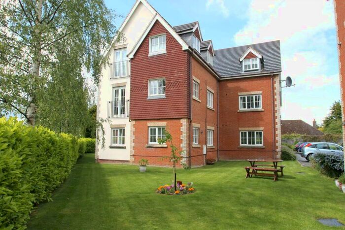 2 Bedroom Apartment To Rent In Aston Clinton, HP22