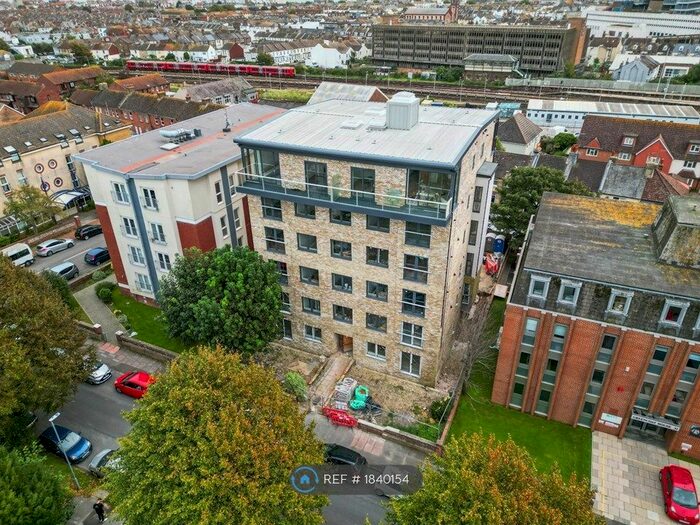 2 Bedroom Flat To Rent In Towermead, Eastbourne, BN21