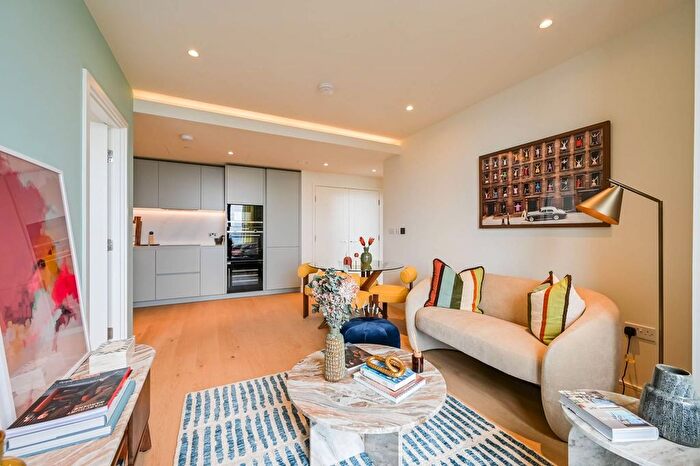 1 Bedroom Flat For Sale In South Quay Plaza, Canary Wharf, E14