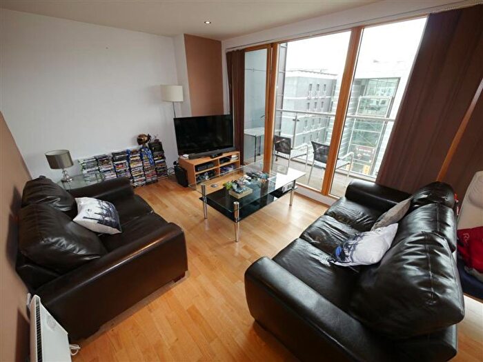 2 Bedroom Flat To Rent In The Boulevard, Leeds, LS10