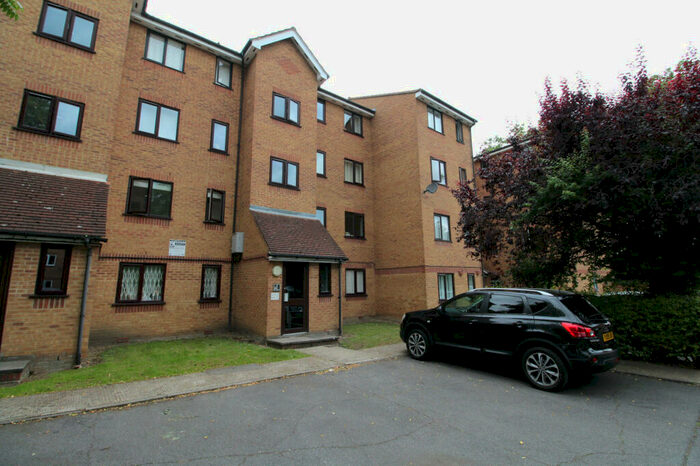 1 Bedroom Apartment To Rent In Inwen Court, Grinstead Road, Deptford, SE8