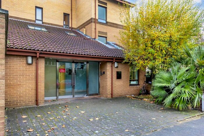 1 Bedroom Flat To Rent In Hillyard Street, London, SW9