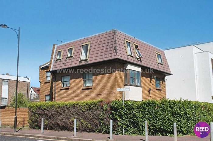 2 Bedroom Flat To Rent In Hamstel Road, Southend On Sea, SS2