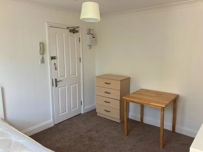 Studio To Rent In Flat, Sparsholt Road, London, N19