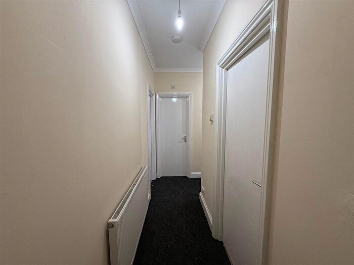 2 Bedroom Property To Rent In South Street, Romford, RM1