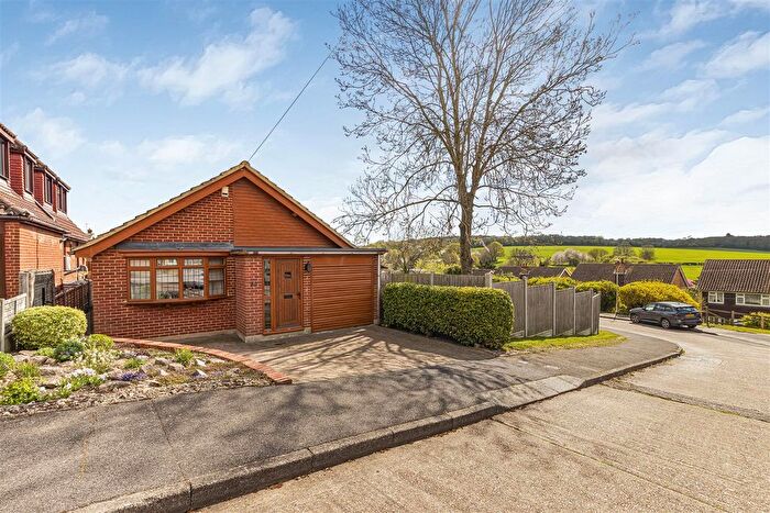 2 Bedroom Detached Bungalow For Sale In Lyndhurst Way, Istead Rise, DA13