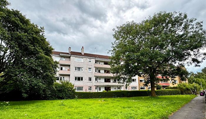 3 Bedroom Flat To Rent In Friarton Road, Glasgow, G43