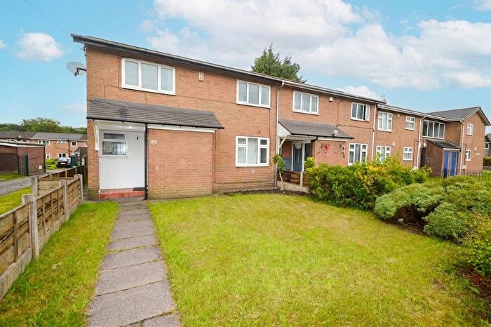 3 Bedroom Semi-Detached House To Rent In Dalebeck Walk, Whitefield, M45
