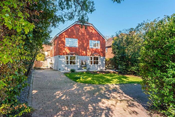 4 Bedroom Detached House For Sale In Arundel Road, Fontwell, BN18