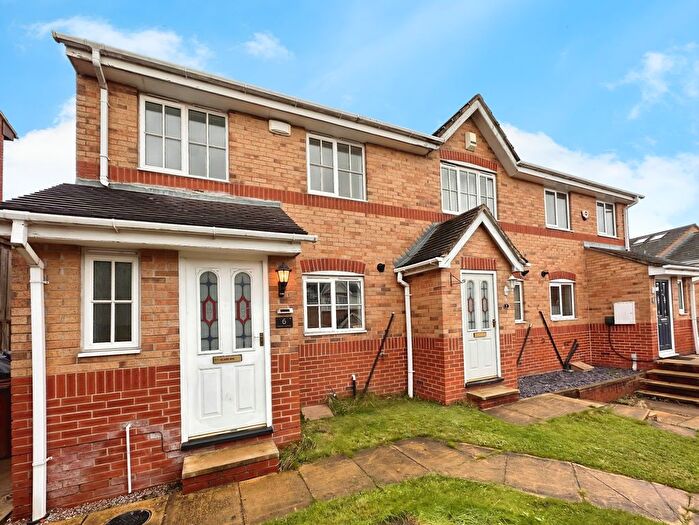 3 Bedroom End Terrace House For Sale In Marsh Court, Pudsey, LS28