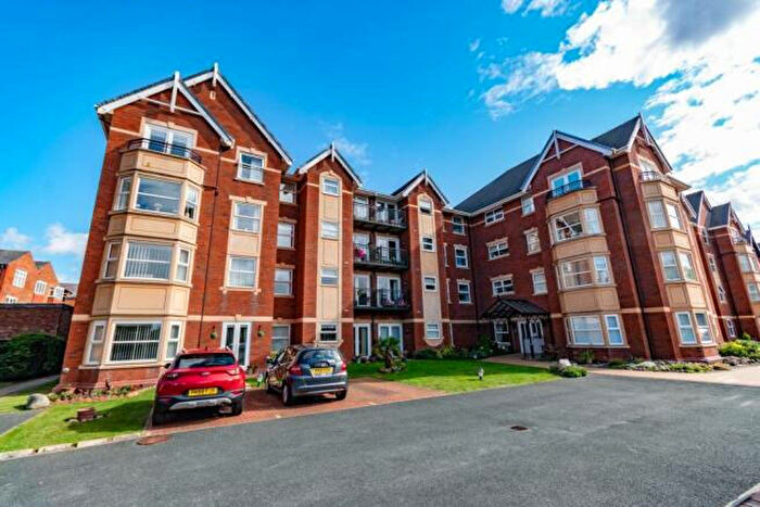 2 Bedroom Apartment For Sale In Hardaker Court, - Clifton Drive South, Lytham St. Annes, FY8