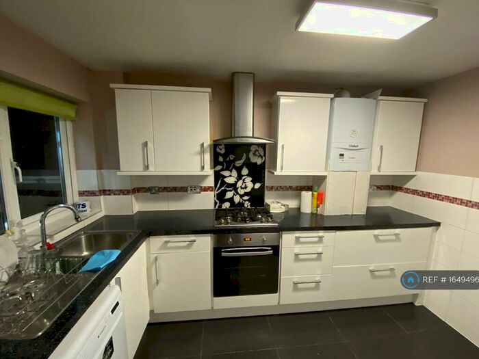 2 Bedroom Flat To Rent In Ander Close, Wembley, HA0