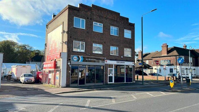 2 Bedroom Flat To Rent In Park View Road, Welling, DA16