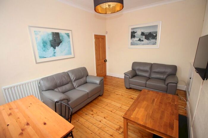 3 Bedroom Flat To Rent In Glenthorn Road, Jesmond, Newcastle Upon Tyne, NE2