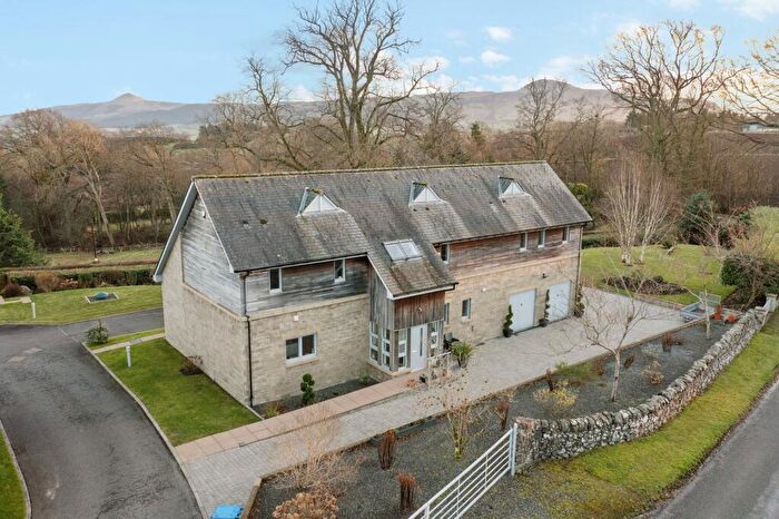 4 Bedroom Detached House For Sale In Strathmiglo, Cupar, KY14