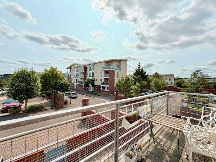 4 Bedroom Town House To Rent In Selman Close, Hythe, Southampton, SO45