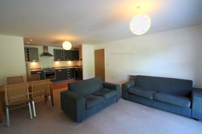 2 Bedroom Flat To Rent In Bouverie Court, Leeds, West Yorkshire, LS9