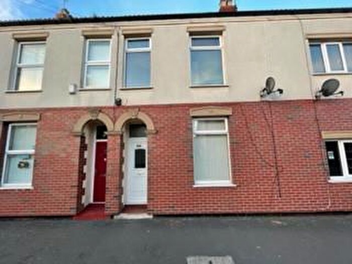 2 Bedroom House To Rent In Holland Street, Hull, HU9