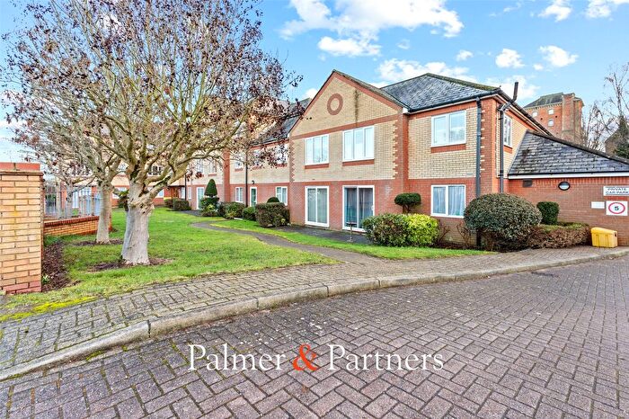 1 Bedroom Flat For Sale In Exeter Drive, Colchester, Essex, CO1