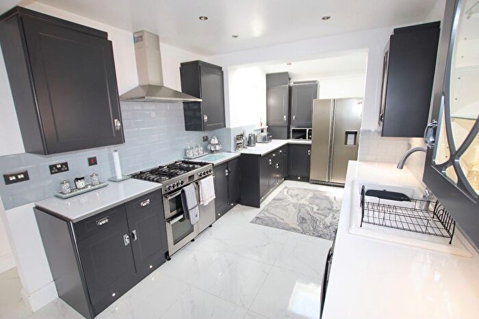 3 Bedroom Semi-Detached House For Sale In Bedford Road, Holland On Sea, CO15