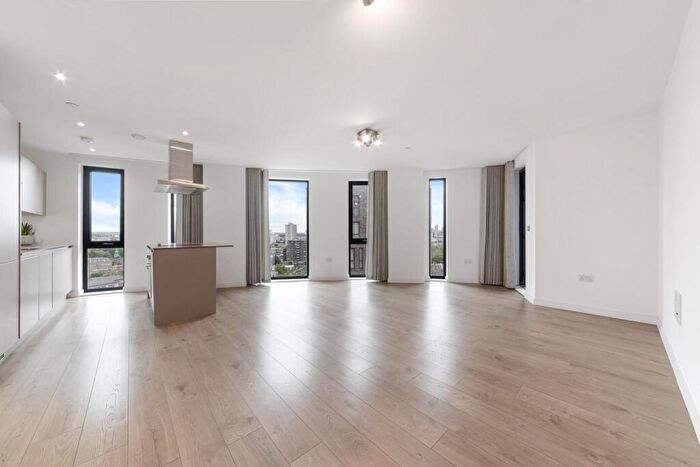2 Bedroom Apartment To Rent In Roosevelt Tower, Williamsburg Plaza, London, E14