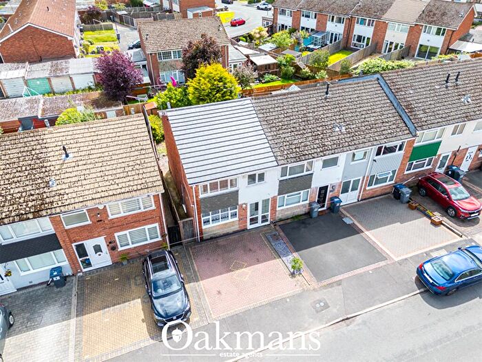 3 Bedroom Semi-Detached House For Sale In Parkside, Birmingham, West Midlands, B32