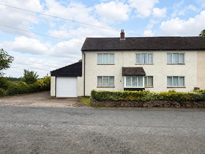 5 Bedroom Semi-Detached House For Sale In Madley, Hereford, HR2
