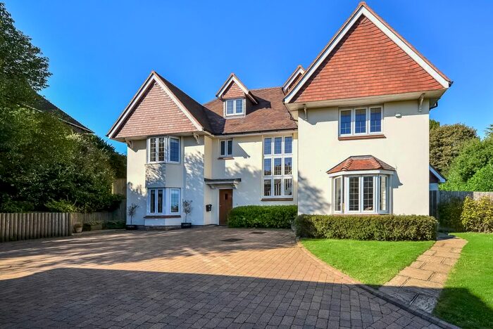 6 Bedroom Flat To Rent In Harlequin Lane, Crowborough, TN6