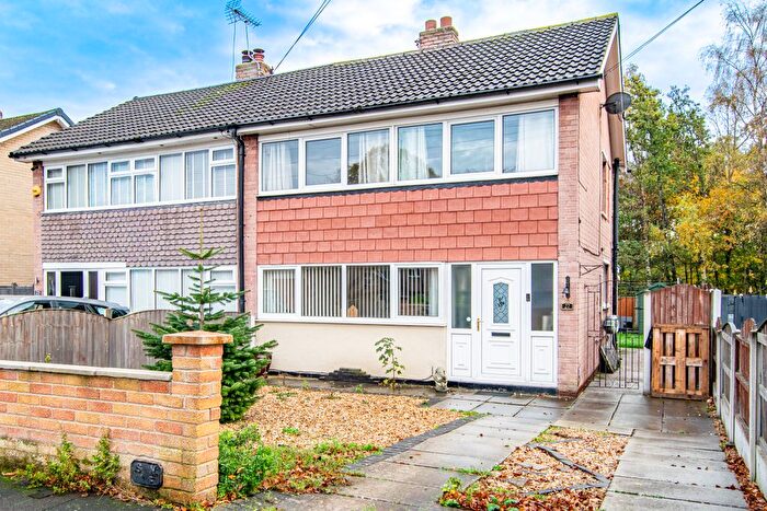 3 Bedroom Semi-Detached House For Sale In Wroxham Way, DN5