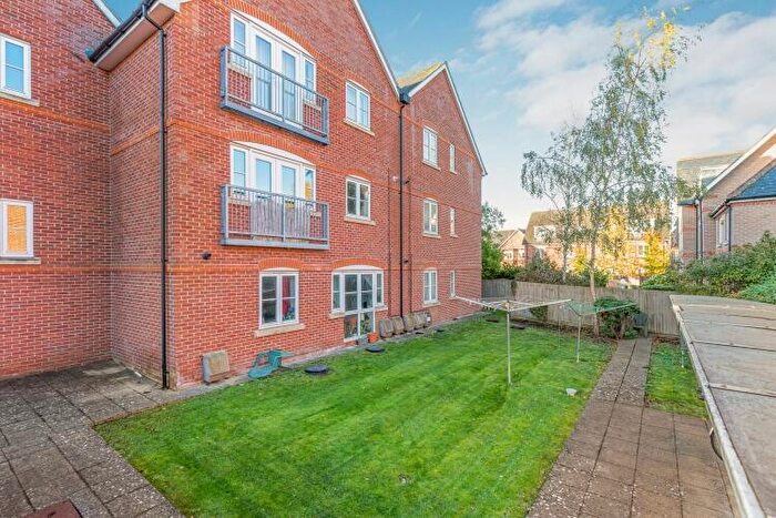 2 Bedroom Apartment For Sale In Augustine Way, Oxford, OX4
