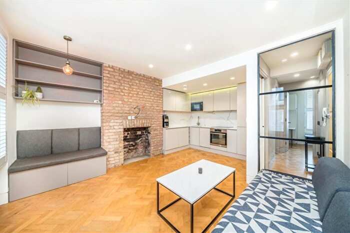 2 Bedroom Flat For Sale In Hither Green Lane, Hither Green, SE13