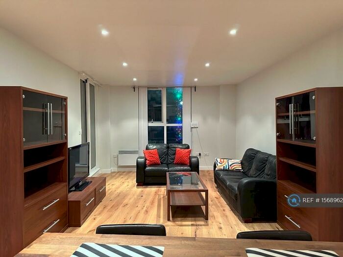 2 Bedroom Flat To Rent In Palmers Road, London, E2