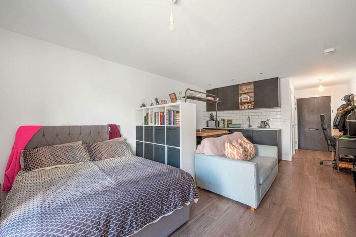 Studio To Rent In Fairbank House, Colindale, London, NW9