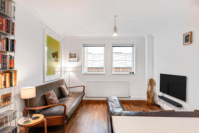 1 Bedroom Apartment For Sale In Sclater Street, London, E1