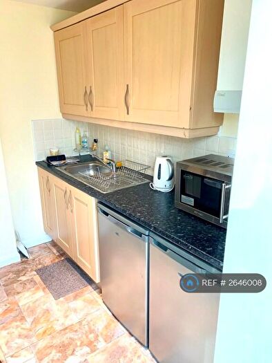 2 Bedroom Flat To Rent In Badgerdale Way, Littleover, Derby, DE23