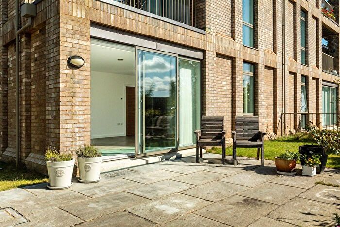 1 Bedroom Flat For Sale In Garden Flat At Beacon Heights, Church Road, Haywards Heath, RH16
