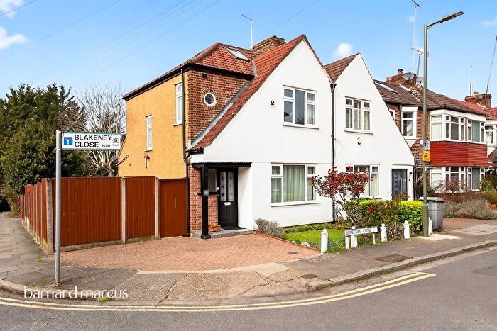 3 Bedroom End Terrace House For Sale In Blakeney Close, London, N20