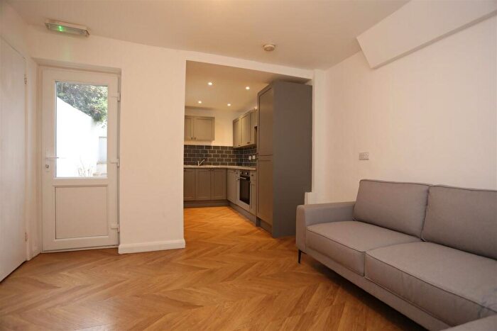 5 Bedroom House To Rent In Inverness Road, Brighton, BN2