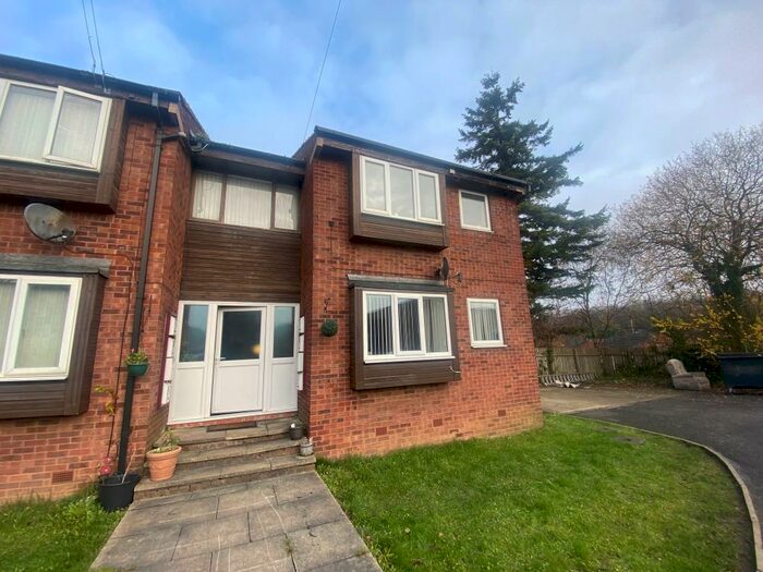 1 Bedroom Flat To Rent In Worcester Avenue, Leeds, LS10